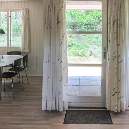 Casa de Férias Gorgeous In Aakirkeby With Wifi *