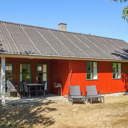 Gorgeous In Aakirkeby With Wifi Casa de Férias